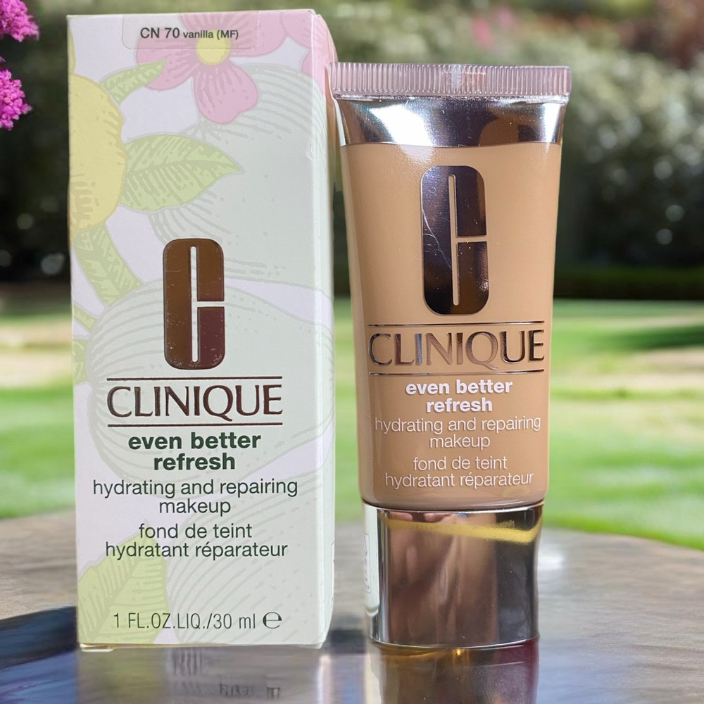 CLINIiQUE Even Better Refresh hydrating and repairing make up foundation